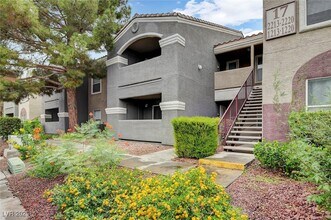 Building Photo - 5055 W Hacienda Ave