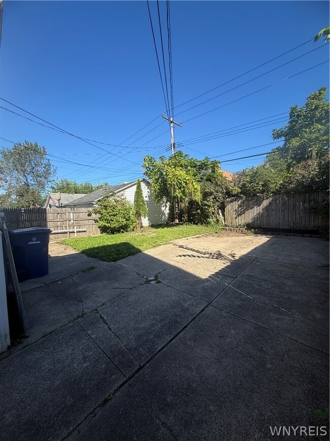 Building Photo - 292 Hartwell Rd
