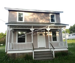 Building Photo - 1129 Main St