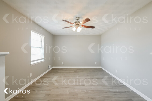 Foto del edificio - 325 W Pleasant Run Road