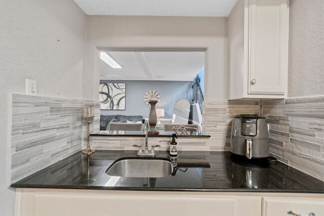 Foto del edificio - 2938 Camelot Ln