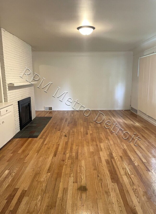Building Photo - 32851 Linderman Ave