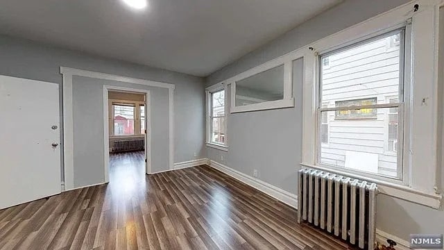 Building Photo - 416-418-418 Leslie St