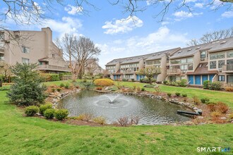 Building Photo - 1465 E Putnam Ave