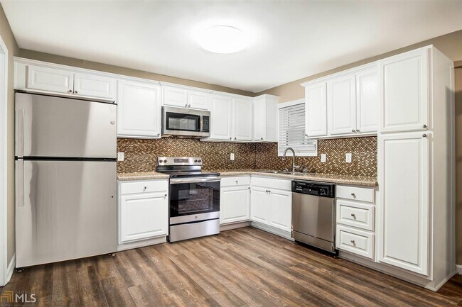 Building Photo - 225 Fireside Way