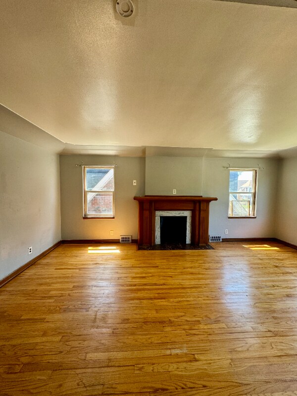 Building Photo - 5074 Chalmers St