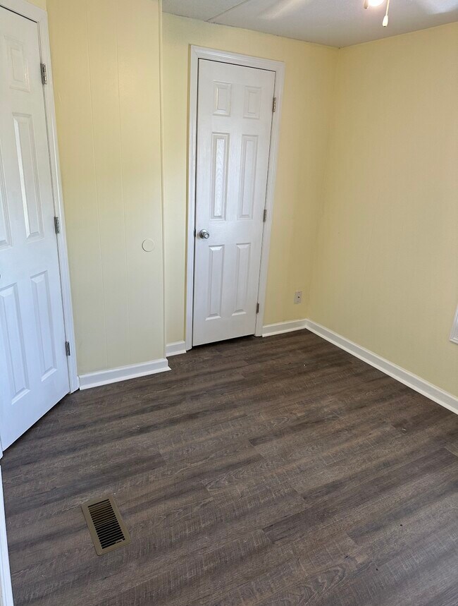 Building Photo - 1410 Harmony Hall Dr