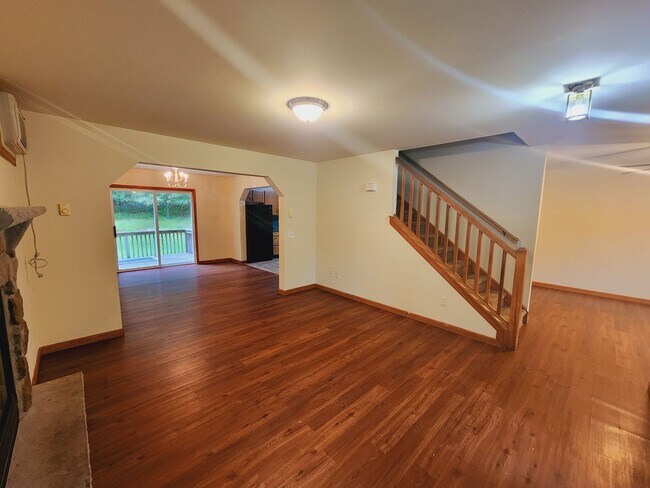 Foto del edificio - Wonderful 3 bedroom 2.5 bath home w/garage