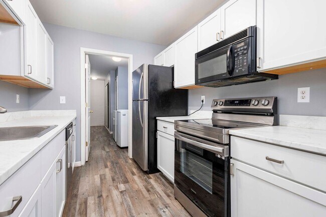 Foto del edificio - 4289 Berkshire Dr