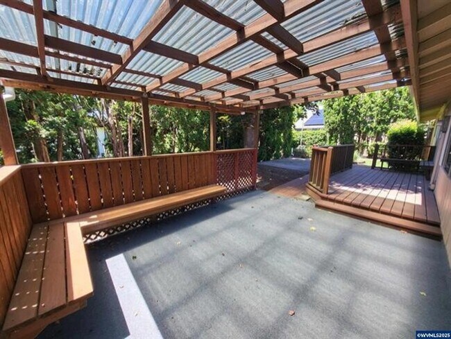 Building Photo - Beautifully Renovated 4-Bedroom Home in NW...