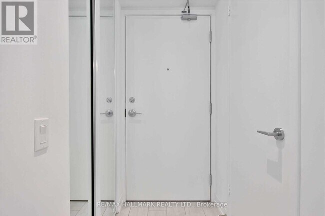 Photo du bâtiment - 5 Buttermill Ave.