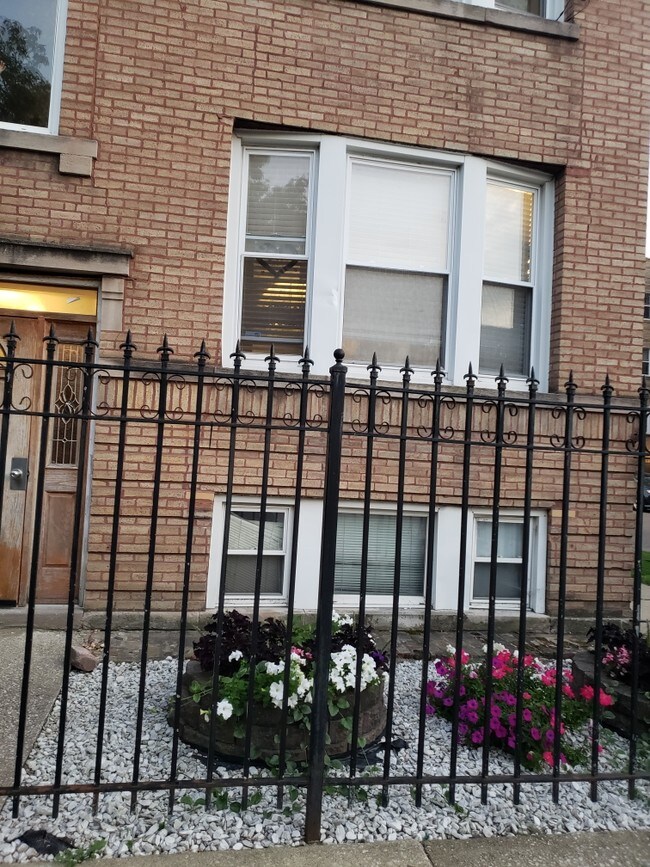 Building Photo - 3259 W Potomac Ave
