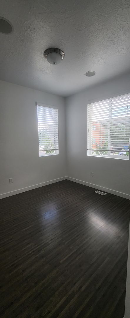 Foto del edificio - 5332 Silver Clover Ln