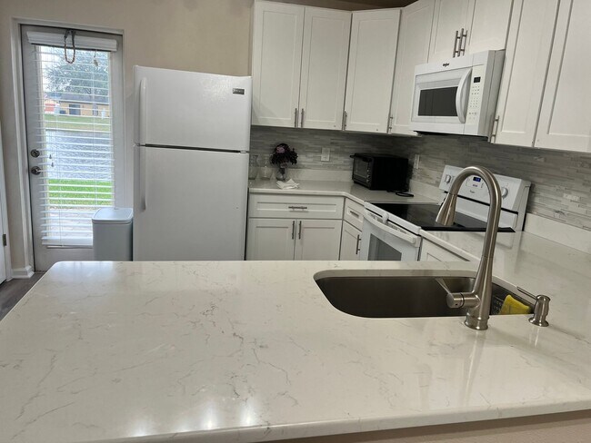 Foto del edificio - 3/2 Townhouse in Melbourne