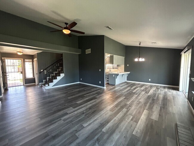 Foto del edificio - 3086 Beverly Ct