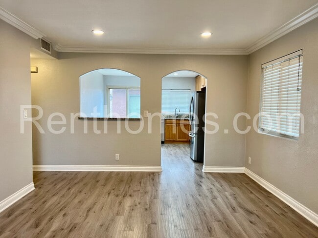 Foto del edificio - 1463-E N Broadway