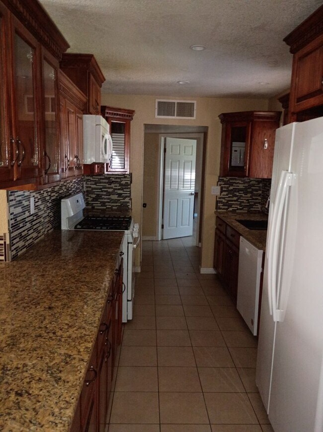 Foto del edificio - 1432 Jackellen Ln