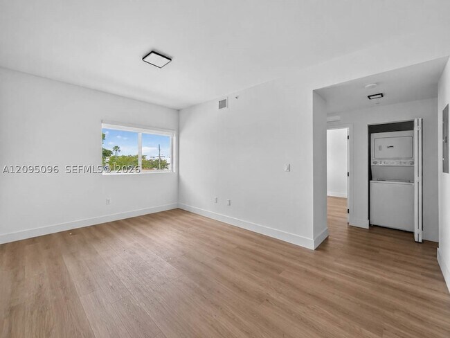 Building Photo - 3728 NW 19th Ave