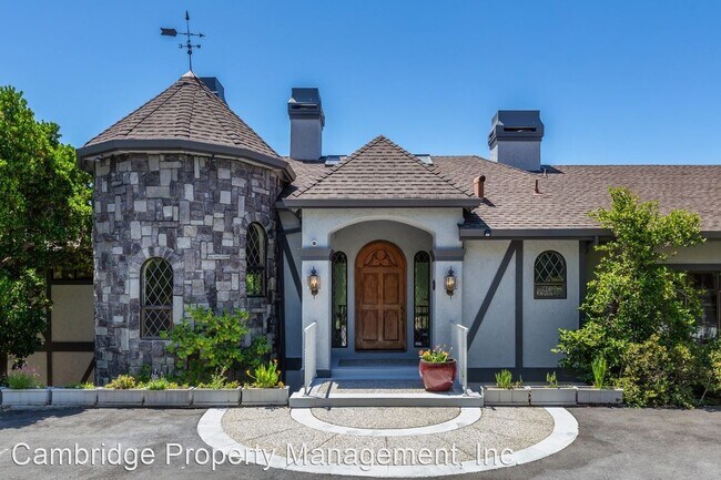 Building Photo - 14345 Saddle Mountain Dr