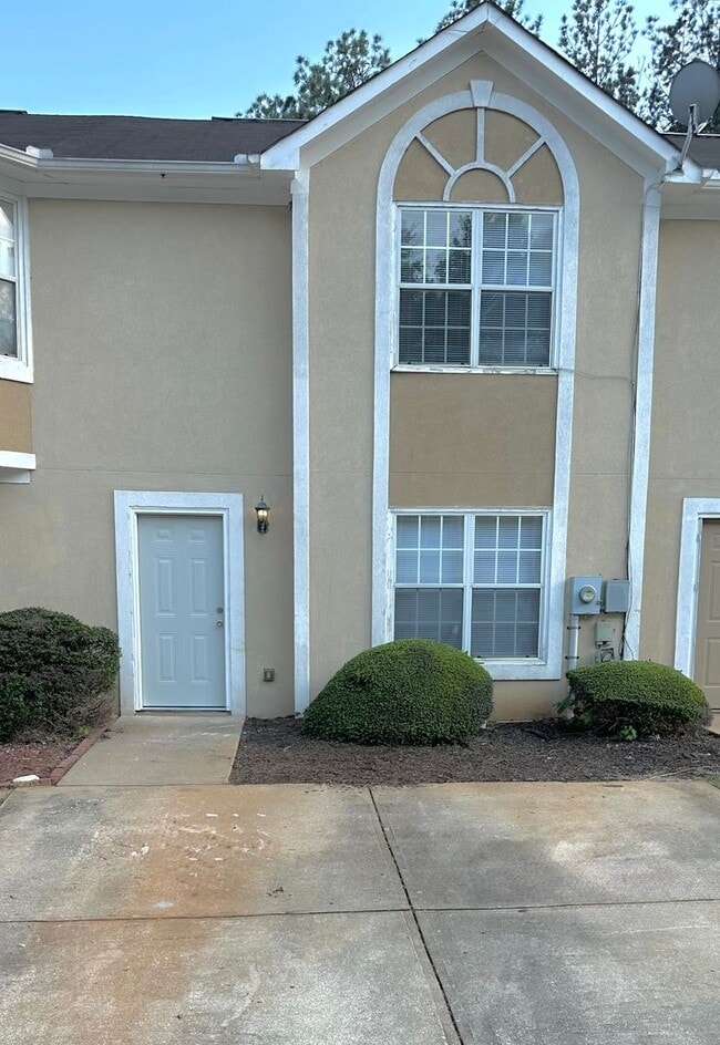 Spacious Townhouse with Convenient Location - Spacious Townhouse with Convenient Location