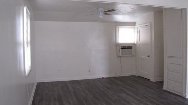 Building Photo - 105 Brighton Way