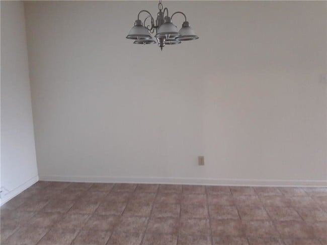Building Photo - 1737 Mariposa Dr