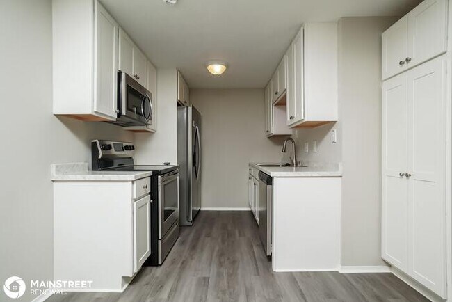 Foto del edificio - 8158 Goldsmith Dr