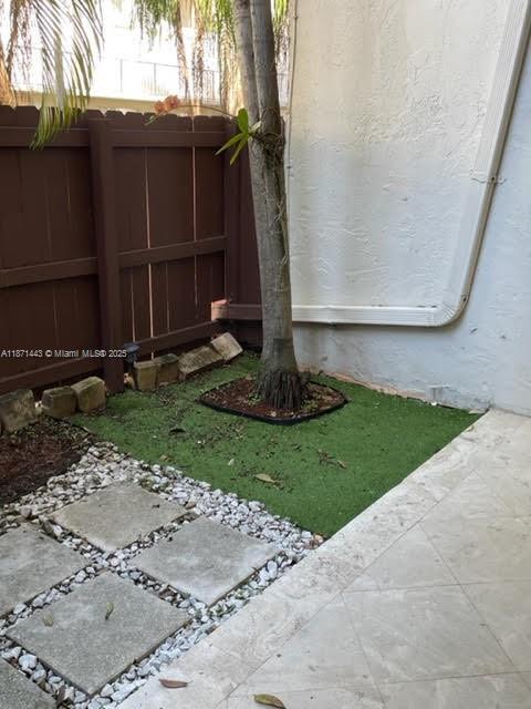 Foto principal - 6705 N Kendall Dr