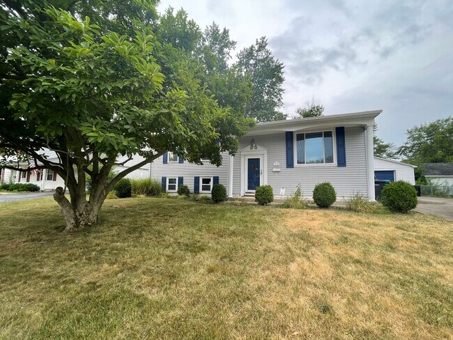 Foto del edificio - Large 3 Bedroom Home With A Basement