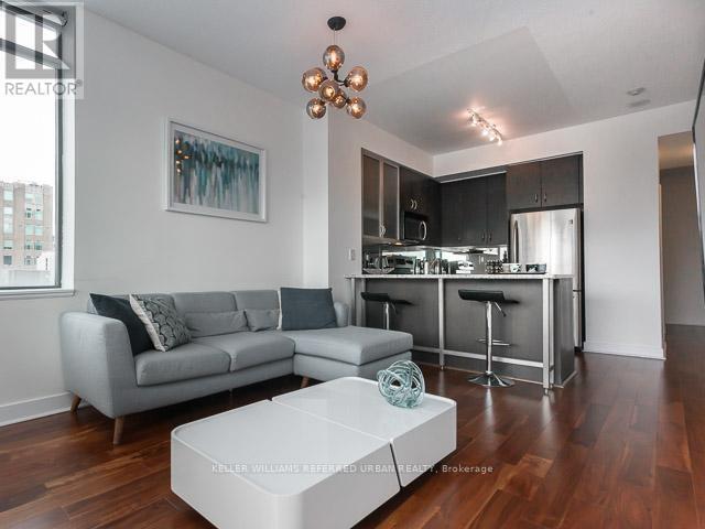 Photo du bâtiment - 438-438 King St W