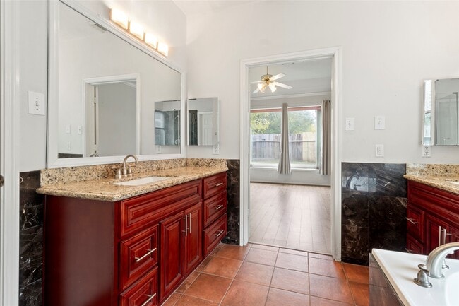 Building Photo - 1019 Norfolk Dr