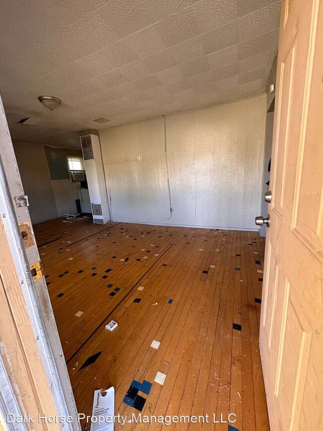 Building Photo - 2 br, 1 bath House - 921 South Wilhelm Avenue