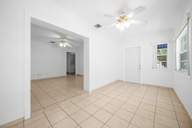 Foto del edificio - 3675 SW 23rd St