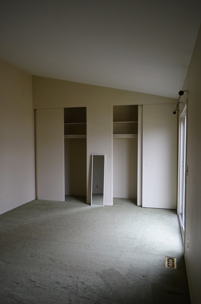 Foto del edificio - 37617 Charter Oaks Blvd