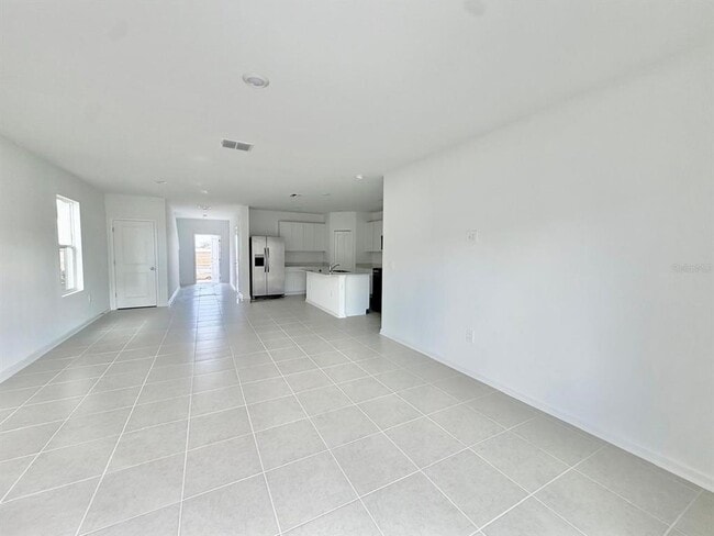 Building Photo - 2142 Chris Dr