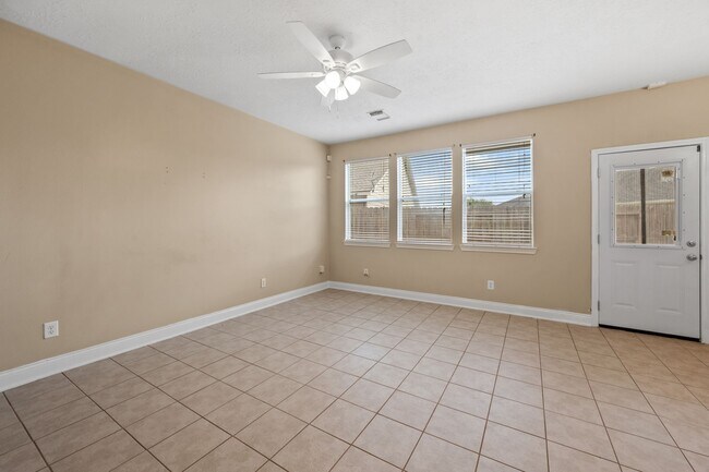Foto del edificio - 8714 Thistlemoor Ln