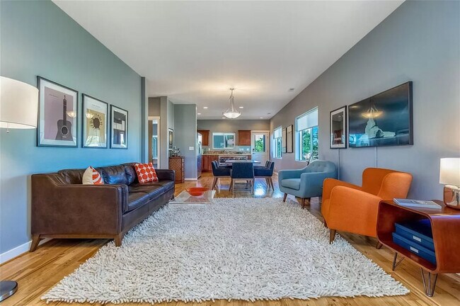 Building Photo - 497 Reserve Way