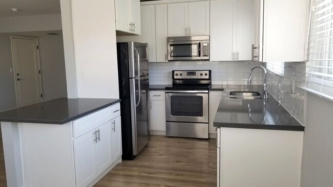 Kitchen - 321 W El Segundo Blvd