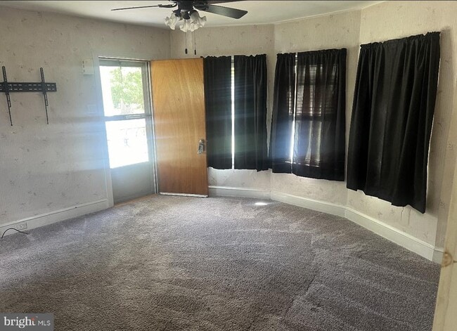 Foto del edificio - 384 Valley Ave