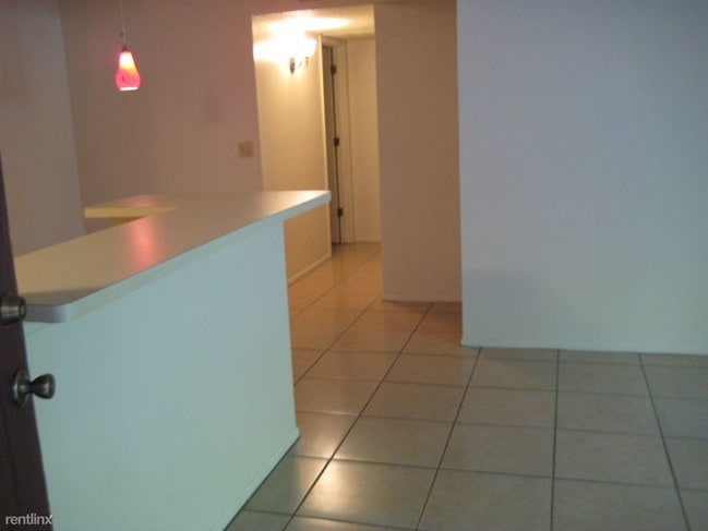 Building Photo - 2172 N Pantano Rd