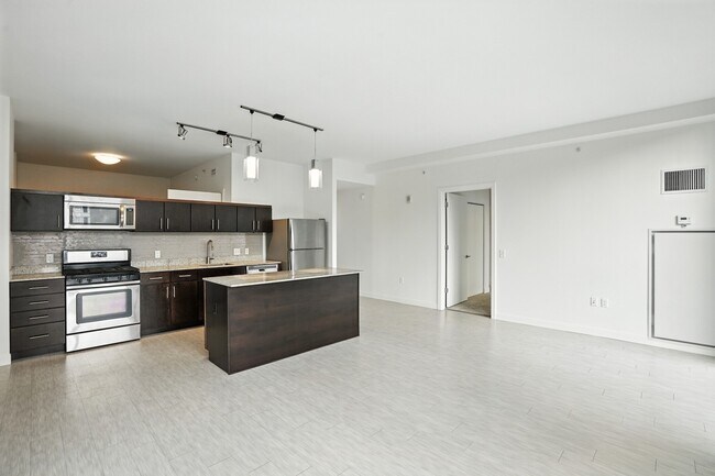 Foto del edificio - 155 Forest Ave