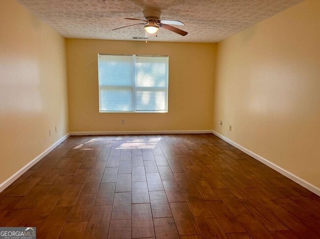 Building Photo - 14103 Fairington Ridge Cir