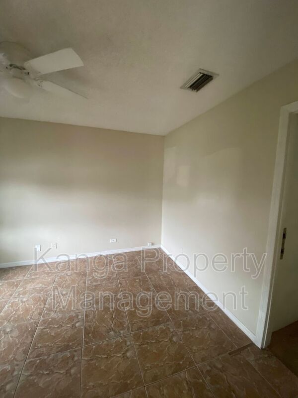 Building Photo - 5763 Ellis Hollow Rd E