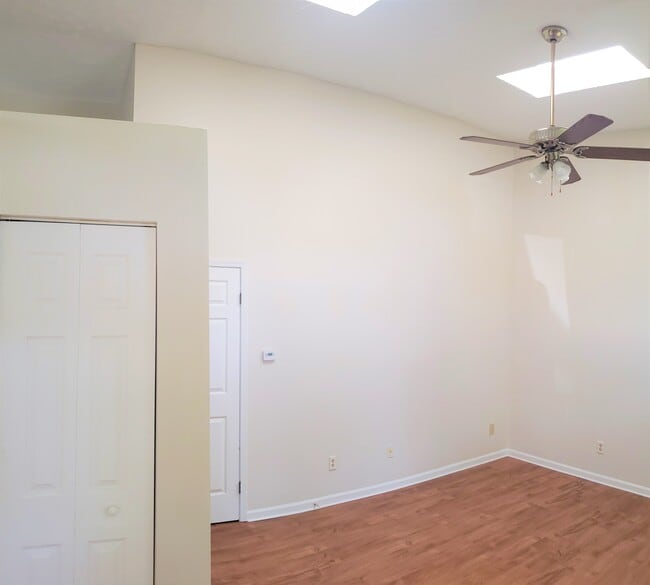 Building Photo - 1448 Maria Ave