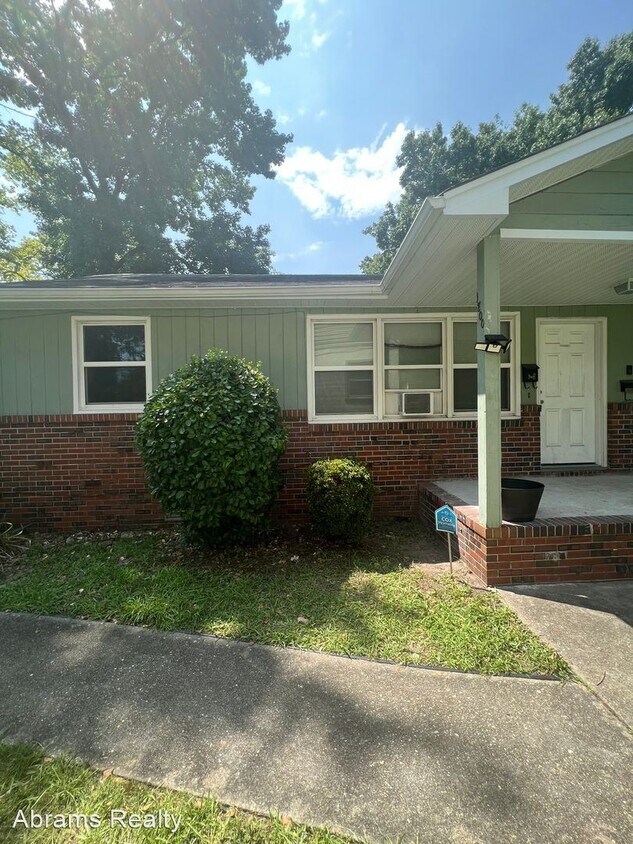 Primary Photo - 2 br, 1 bath House - 1800 Bourbon Ave, Unit A