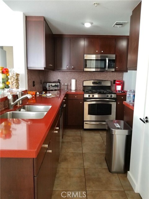 Foto del edificio - 850 E Palm Canyon Dr