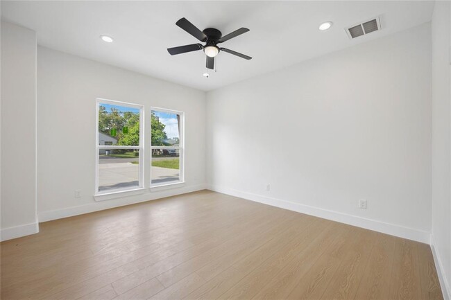 Foto del edificio - 4605 Newberry St