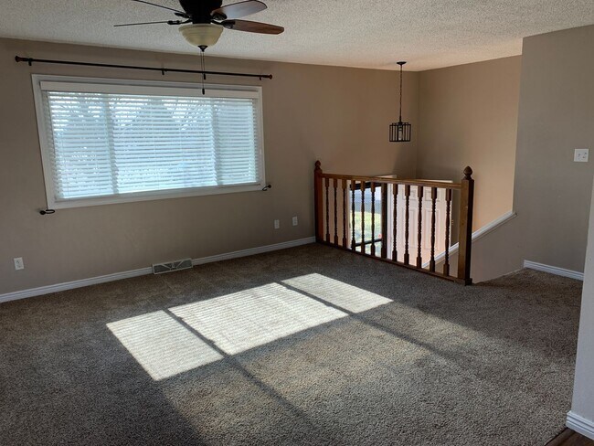Foto del edificio - 3 BEDROOM, 2 BATHROOM, SINGLE FAMILY HOME ...