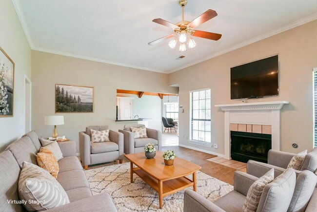 Foto del edificio - 6690 Autumn Wood Cove