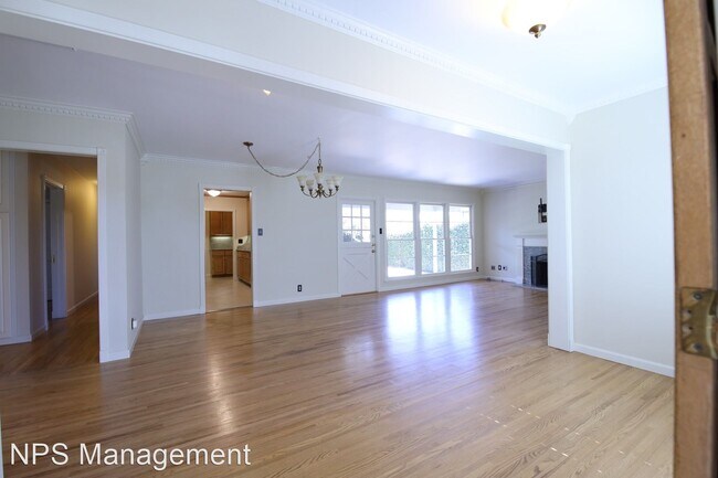 Building Photo - 3 br, 3 bath House - 6749 E Stearns St